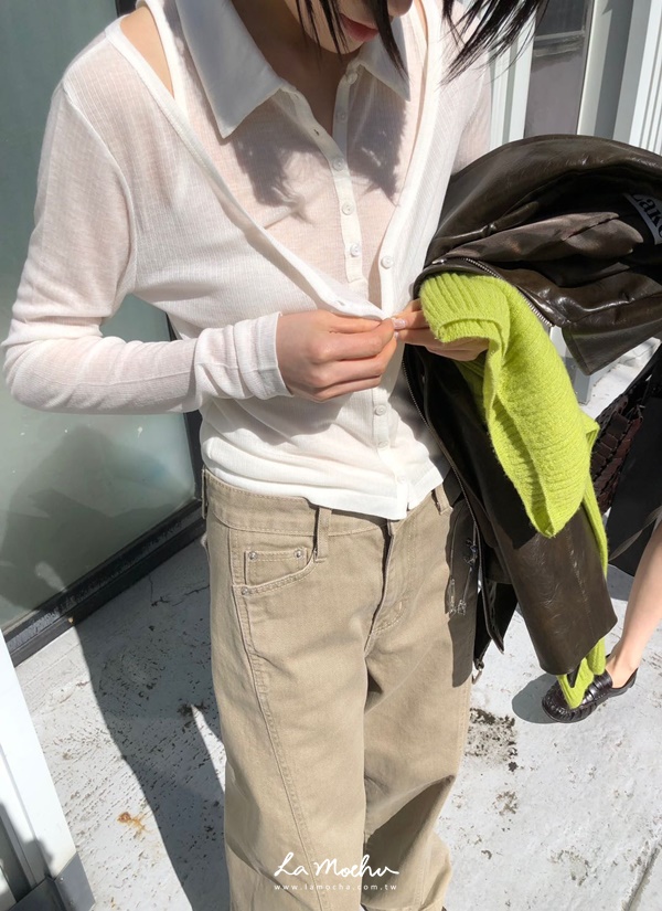 排釦翻領無袖透膚上衣